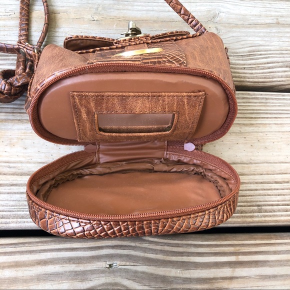 Vintage 1990’s vegan leather L’egent mini bag - Picture 4 of 11